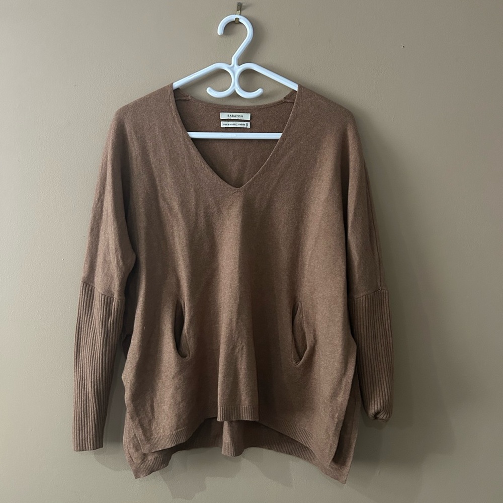 Aritzia Babaton sweater size XXS/XS